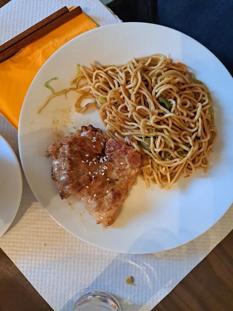 Poulet Désossé Et Nouilles Aux Petits Légumes